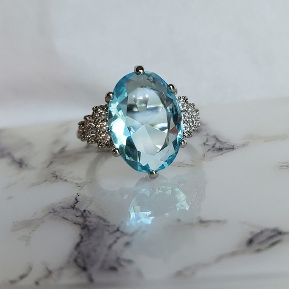 New Elegant Aquamarine Ring